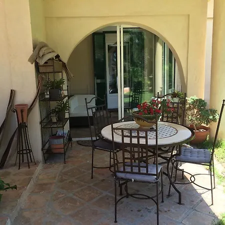 ゲストハウス La Mandarinette 3*